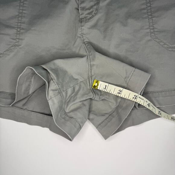 Old Navy Women's Gray Chino Shorts - Size 16 - Low Rise - Picture 5 of 7